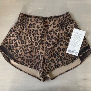 Lululemon Hotty Hot High Rise Shorts 2.5” Leopard Size 6